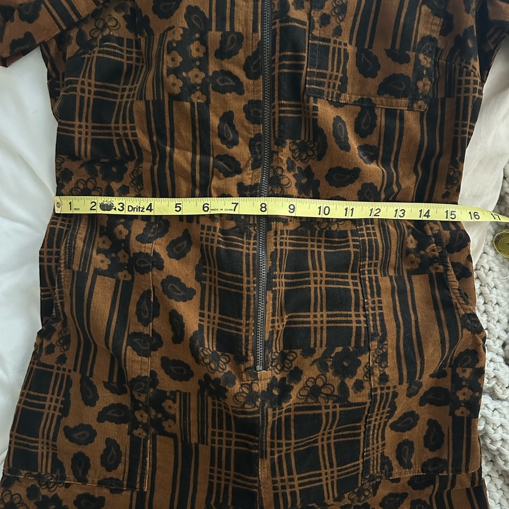 Lucy & Yak Brown and Black Short Sleeve Zip-Front Jumpsuit - Picture 5 of 7